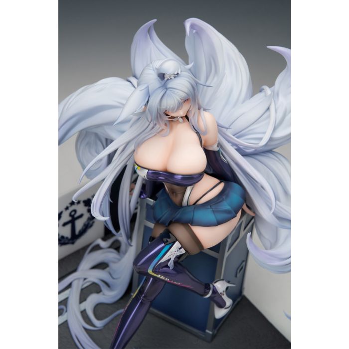 Shinano – Moonlit Chrome Ver. (Roaring Silver Wheel Ver.) | Azur Lane | 1/7 Scale Figure + LED Display Box