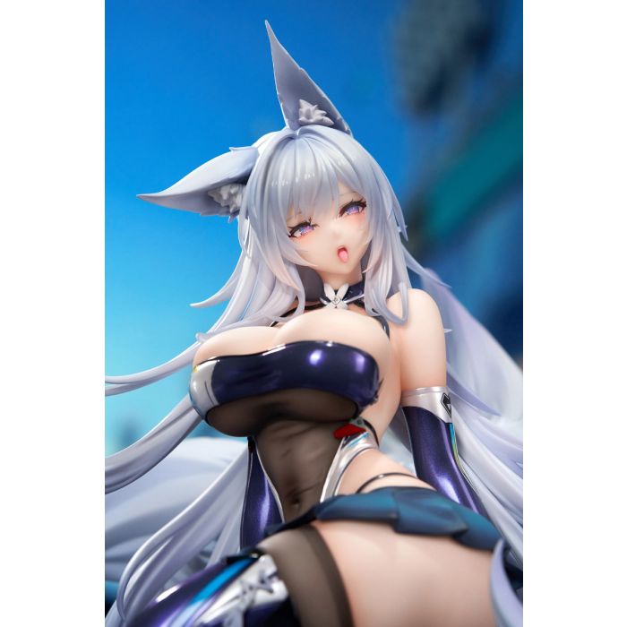 Shinano – Moonlit Chrome Ver. (Roaring Silver Wheel Ver.) | Azur Lane | 1/7 Scale Figure + LED Display Box